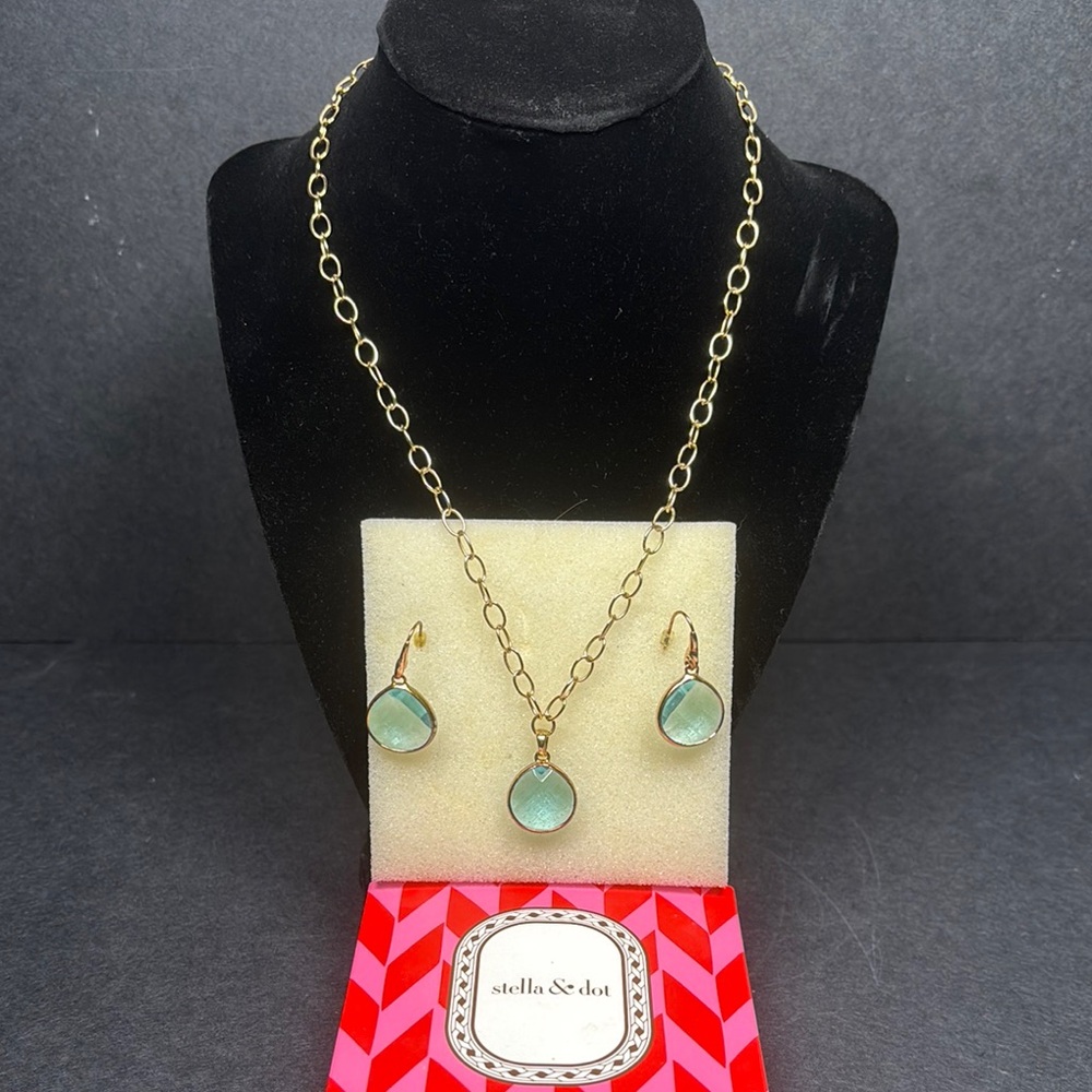 Stella & Dot Serenity Aqua Necklace w/ Earrings